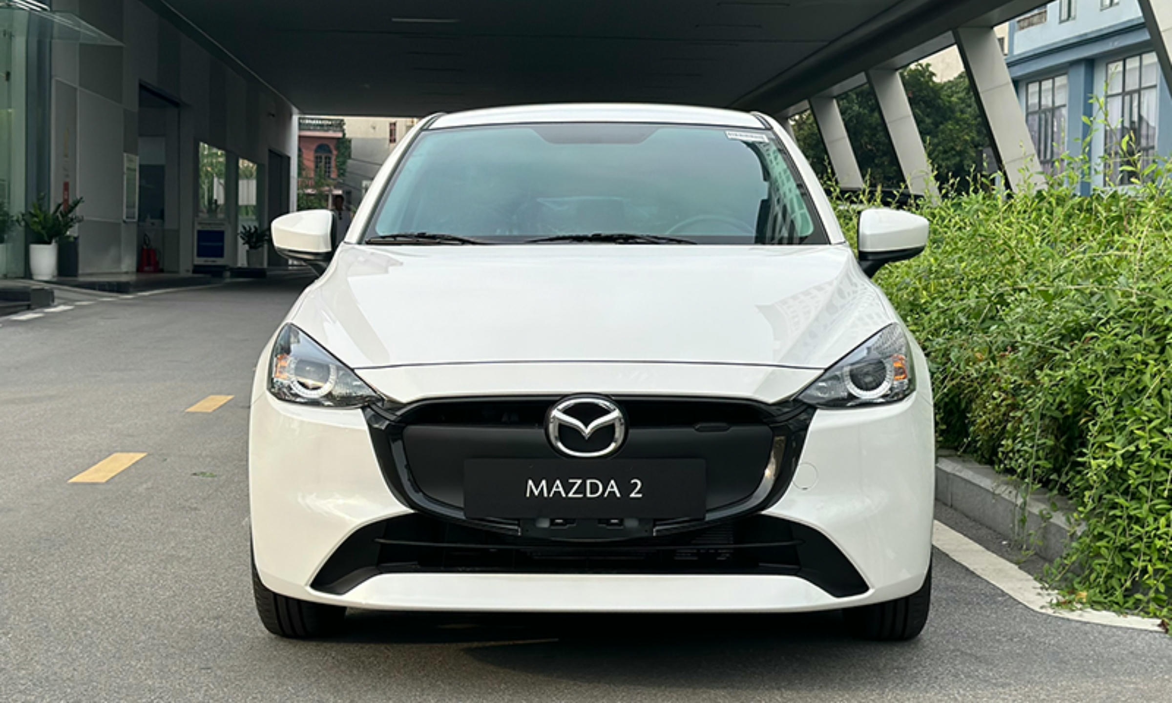 ngoai that mazda 2 1