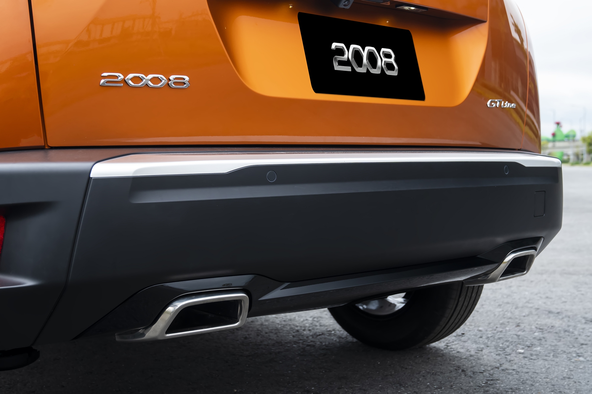 Đuôi xe Peugeot 2008 càng toát lên vẻ đẹp oai vệ và tráng kiện