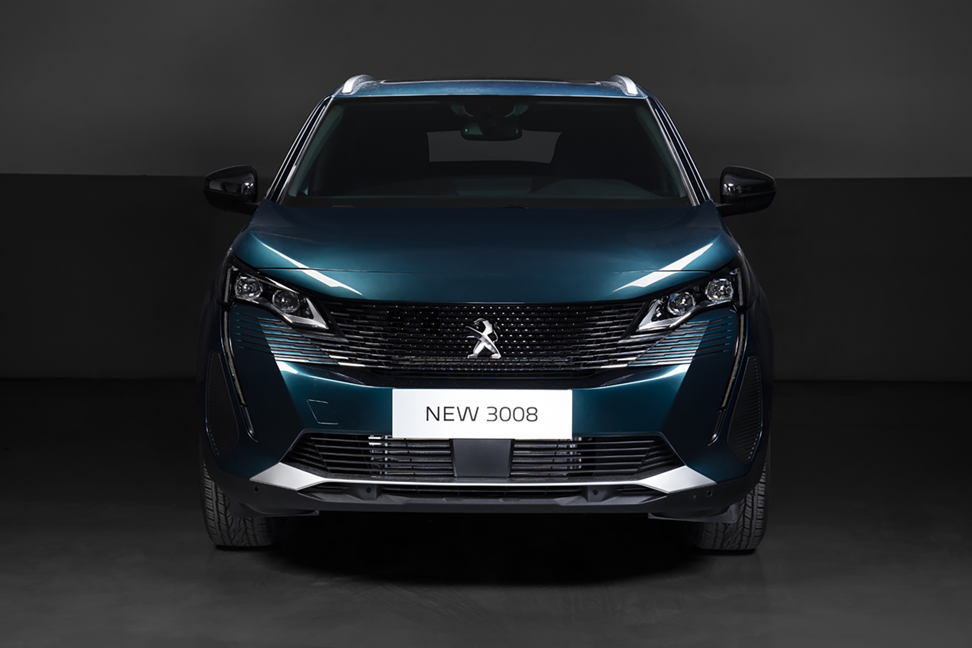 Cụm đèn chính Peugeot 3008 có kiểu dáng cắt xẻ nhiều góc cạnh