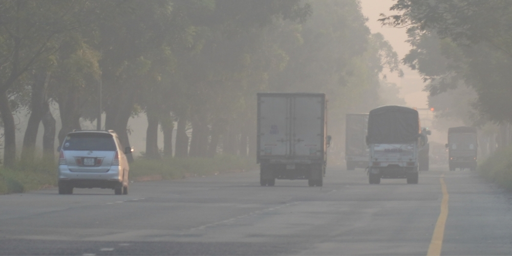Nên chọn chế độ điều hoà lấy gió trong khi di chuyển ở khu vực khói bụi, ô nhiễm