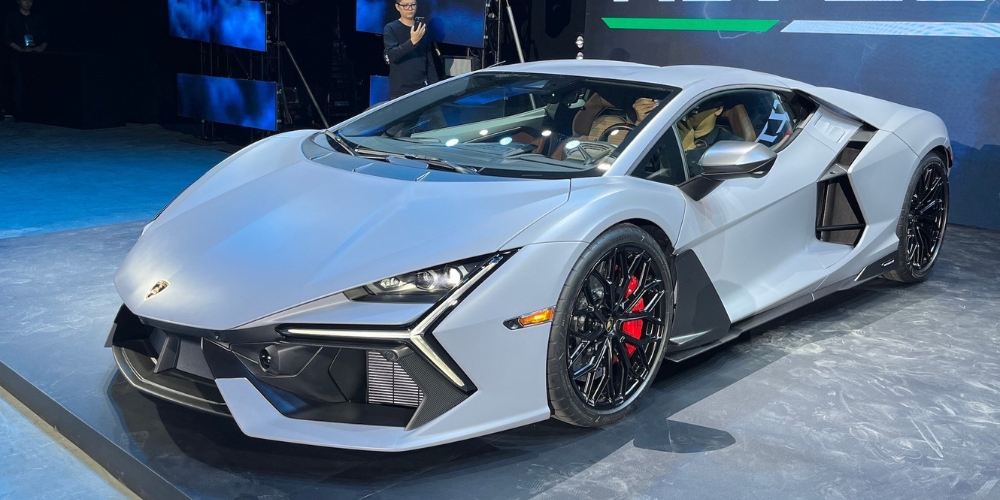Giá xe Lamborghini Revuelto từ 44.000.000.000 VNĐ