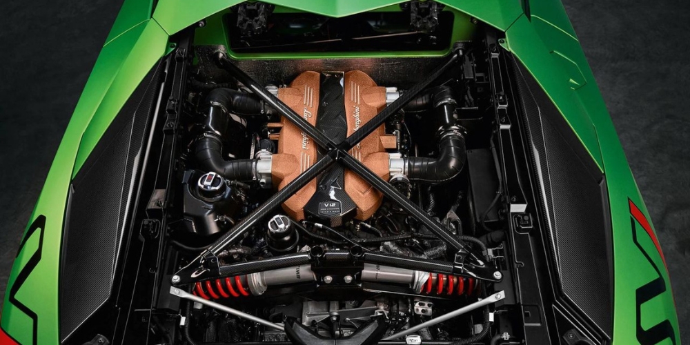 Khối động cơ V12 giúp Lamborghini Aventador sở hữu một hiệu suất vượt trội