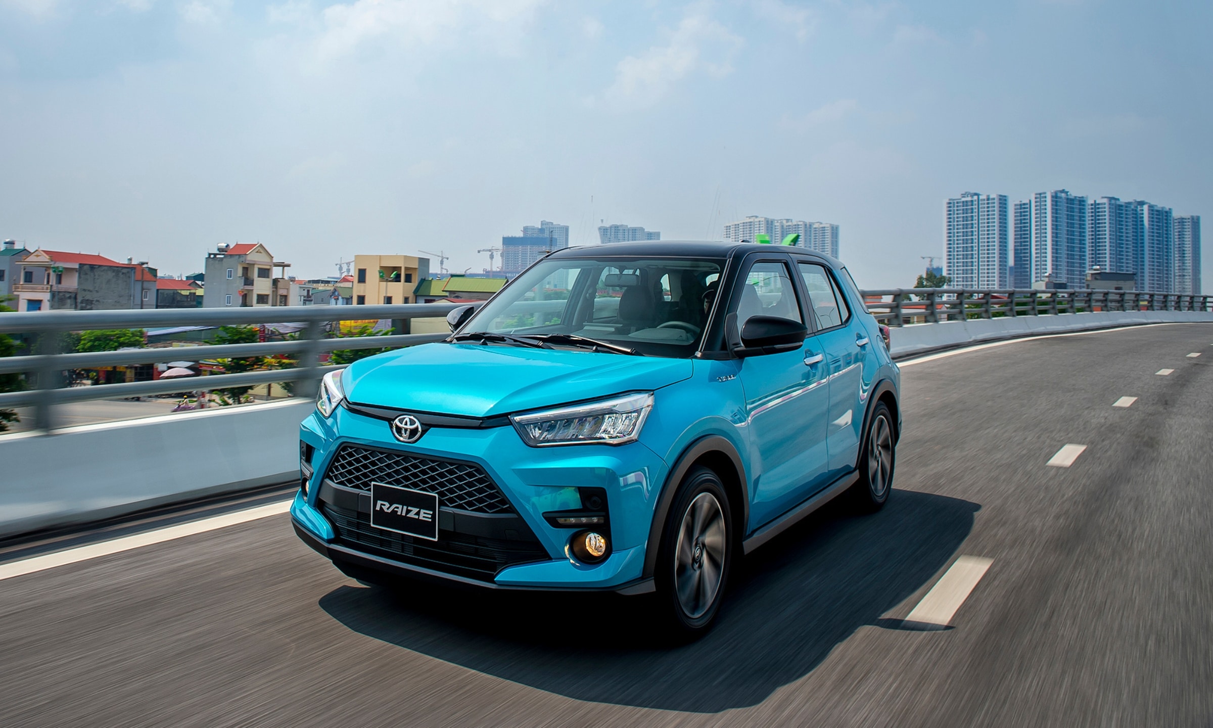 Toyota Raize là một mẫu mini SUV hạng A có giá khởi điểm từ 500 triệu đồng